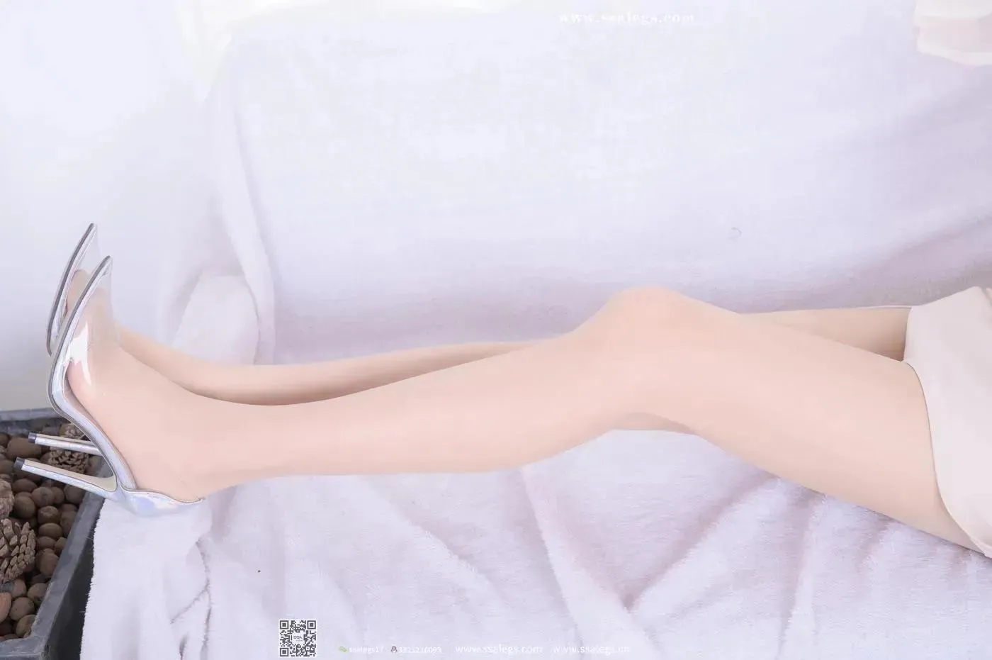 [SSA丝社]超清写真 NO.445 素素 简简单单的穿开裆(上) [82P]插图1